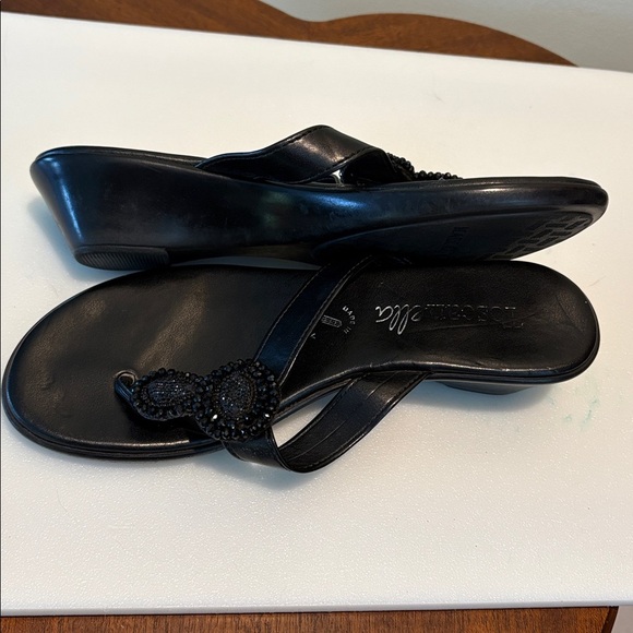 Tuscanella Italian leather sandals/ beaded sparkly decor flip-flop wedge style - Picture 5 of 13